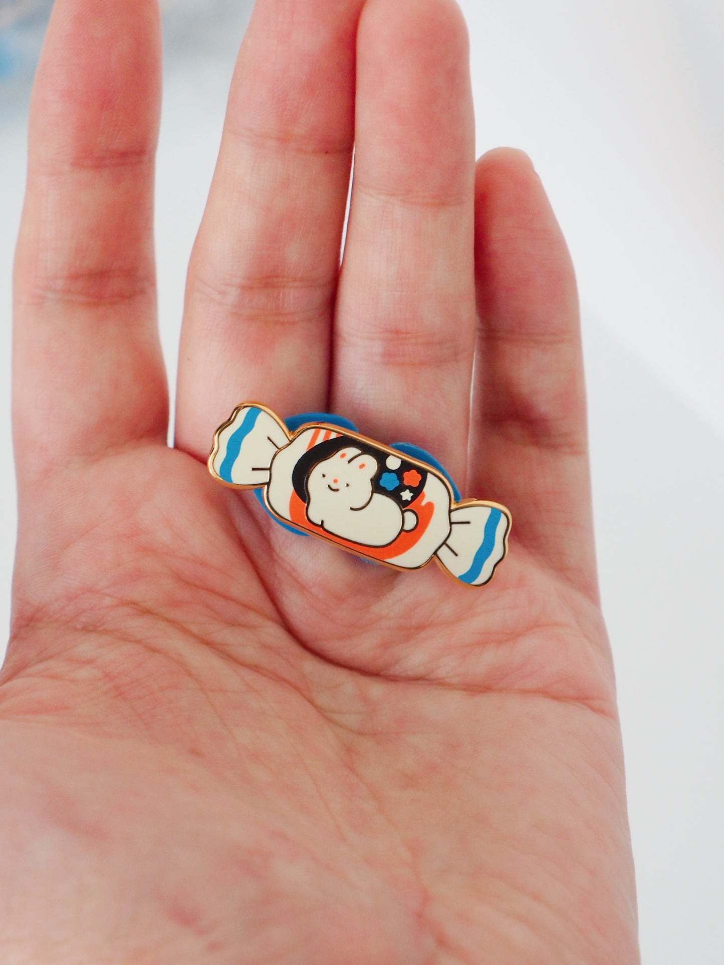 white rabbit • enamel pin