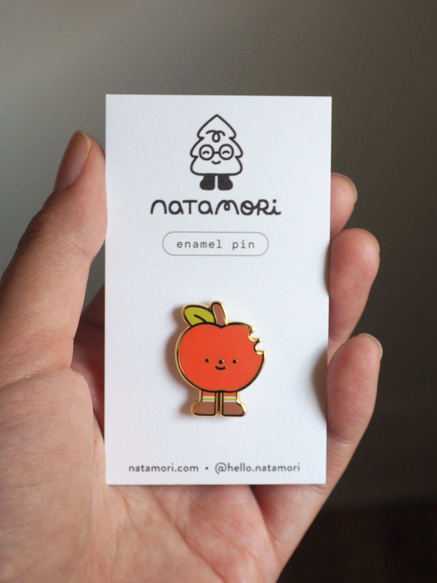 apple • enamel pin