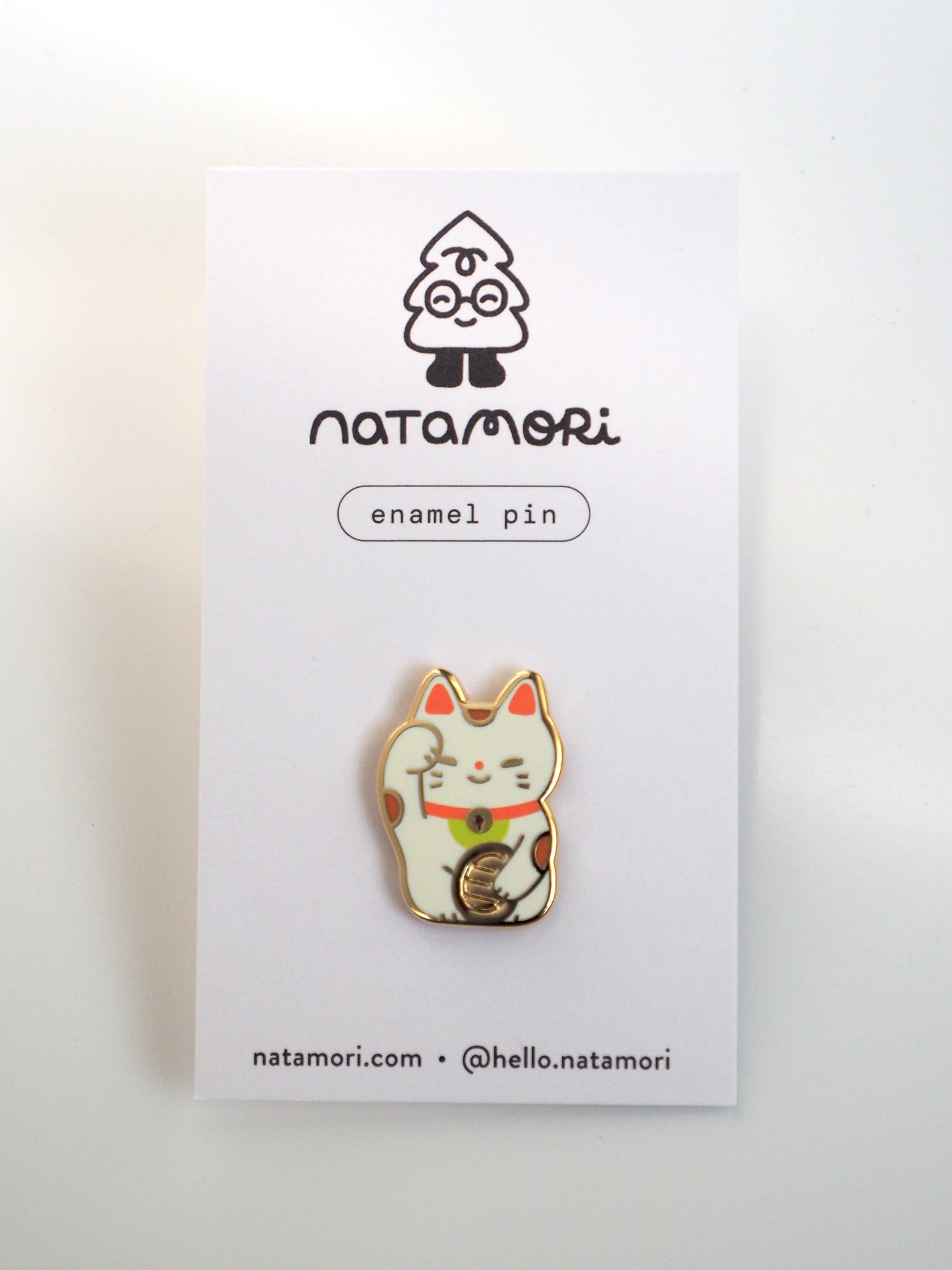 lucky cat • enamel pin