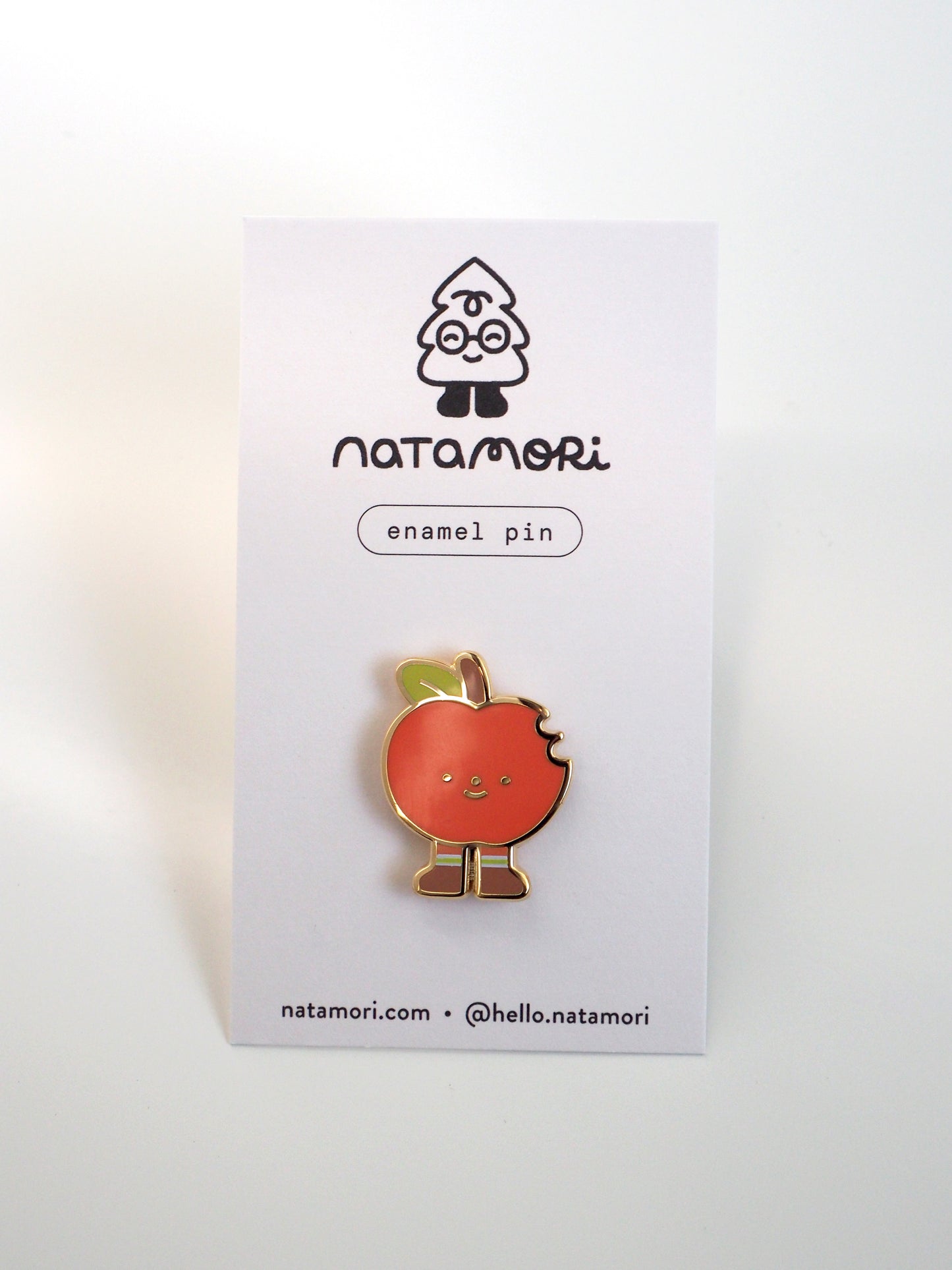 apple • enamel pin