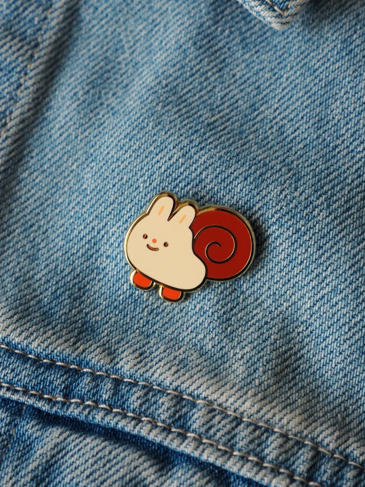snail • enamel pin