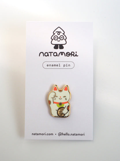 lucky cat • enamel pin