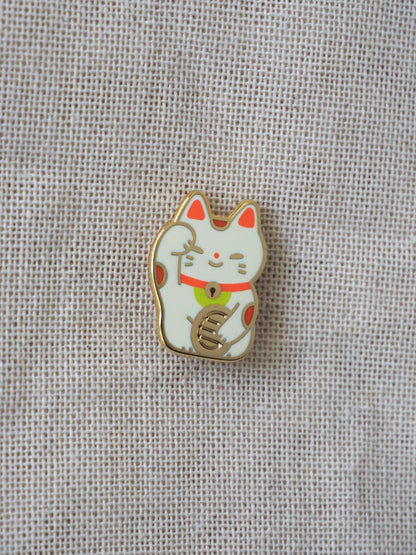 lucky cat • enamel pin