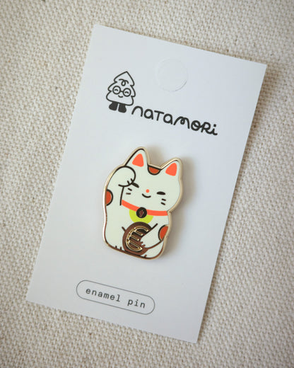lucky cat • enamel pin