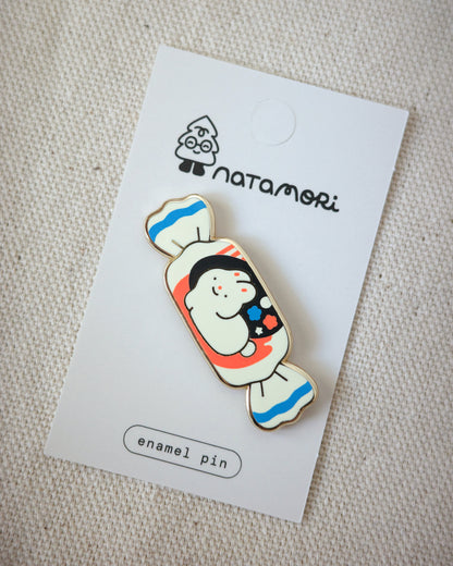 white rabbit • enamel pin